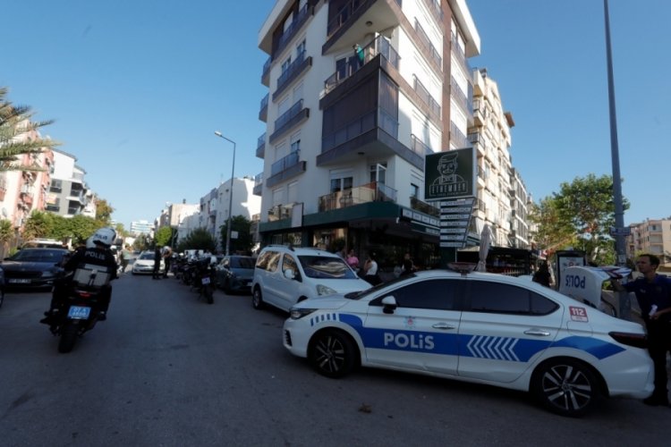 Evinde feci şekilde ölü bulundu! Erkek arkadaşı gözaltına alındı...