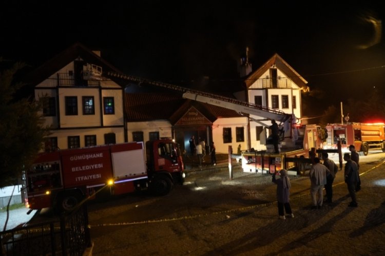 Otelde çıkan yangın paniğe neden oldu