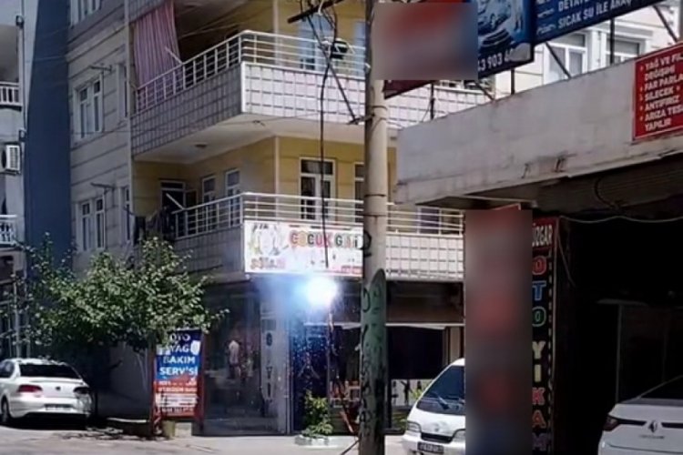 Kopan elektrik hattı alev alev yandı