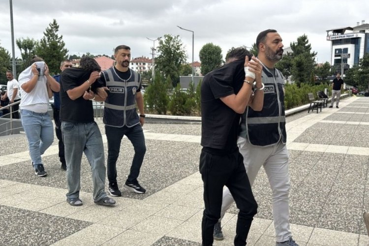 Yüz binlerce liralık alkol çaldılar! "Hepsini içtik"
