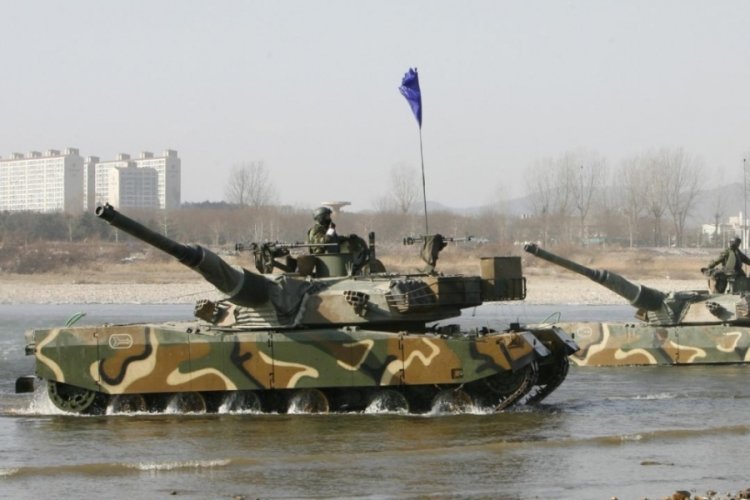Güney Kore, Polonya'ya 6,5 milyar dolarlık "K2" tankı ihraç edecek
