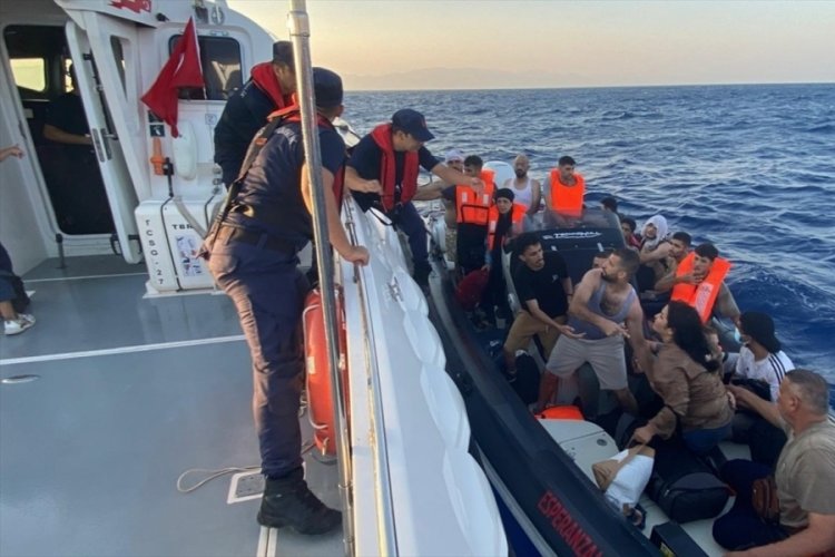 Muğla açıklarında 39 düzensiz göçmen kurtarıldı 