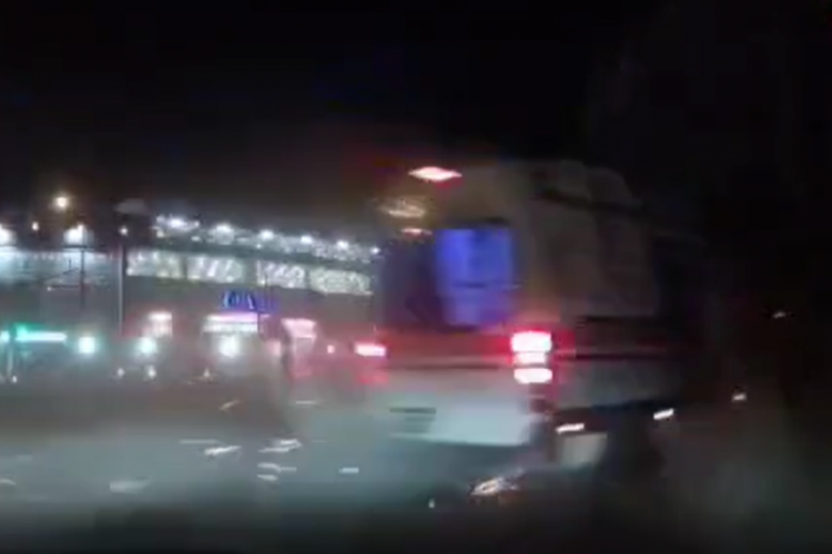 Bursa'daki korkunç kaza kamerada! Ambulans böyle uçtu...
