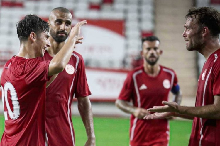 Antalyaspor, Shkupi'yi 6-1 yendi