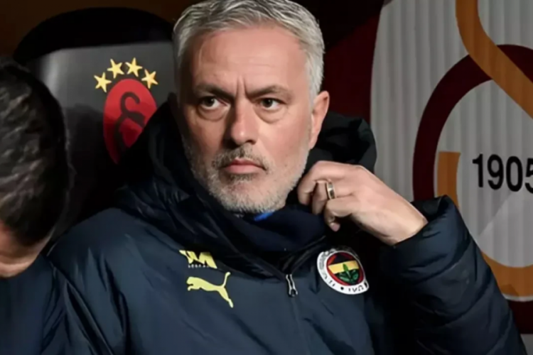 Fenerbahçe'de David Alaba hareketliliği! Jose Mourinho'ya cevap verdi