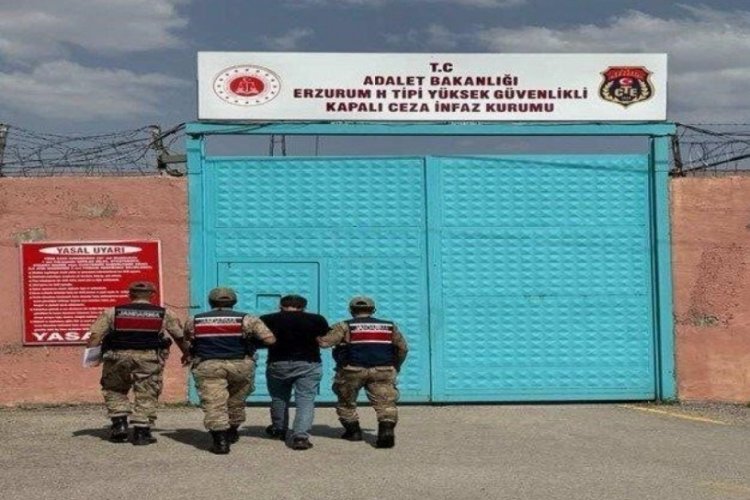 FETÖ/PDY üyesi samanlıkta yakalandı 