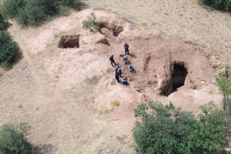 Kayseri'de kaçak kazı yapan 4 şüpheliye dronla suçüstü