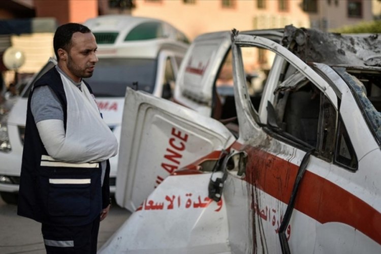 İsrail, Gazze'de Filistin Kızılay'ı karargahını bombaladı