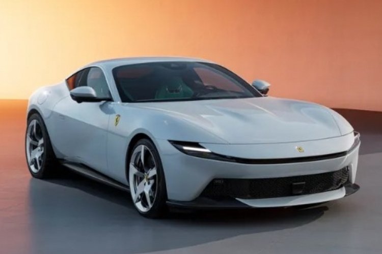 Ferrari Amalfi ile geliyor!