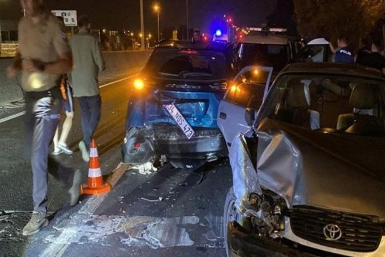 Polisten kaçan araç kaza yaptı! Araçtan 11 kişi çıktı ve hemen gözaltına alındı