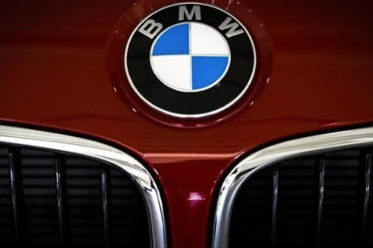 BMW sahneye çıkıyor... İşte iX3'ün özellikleri