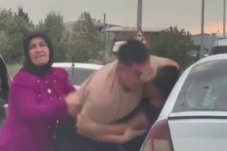 Bursa'da yolun ortasında birbirlerine girdiler! 