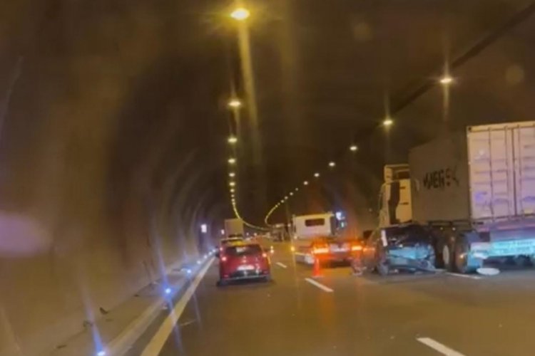 Orhangazi tünelinde trafik kazası! Yaralılar var...