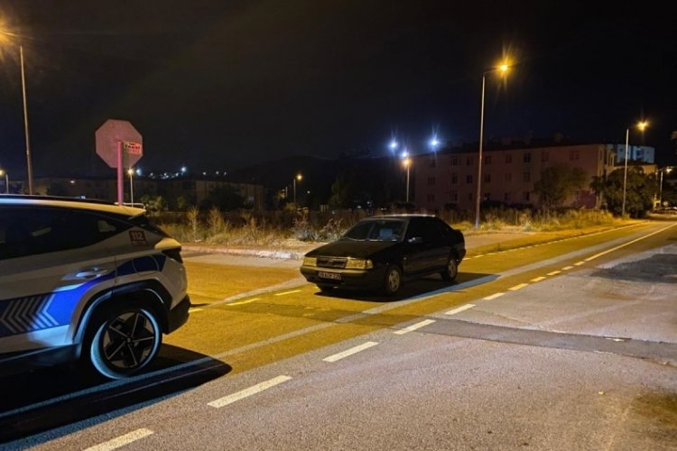 'Dur' ihtarına uymayan ehliyetsiz sürücü yakalandı