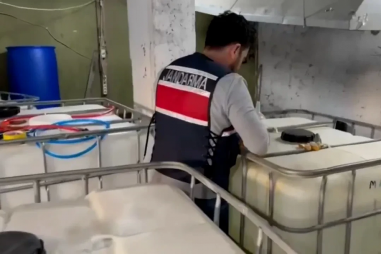81 ilde sahte içki operasyonu! Binlerce litre ele geçirildi