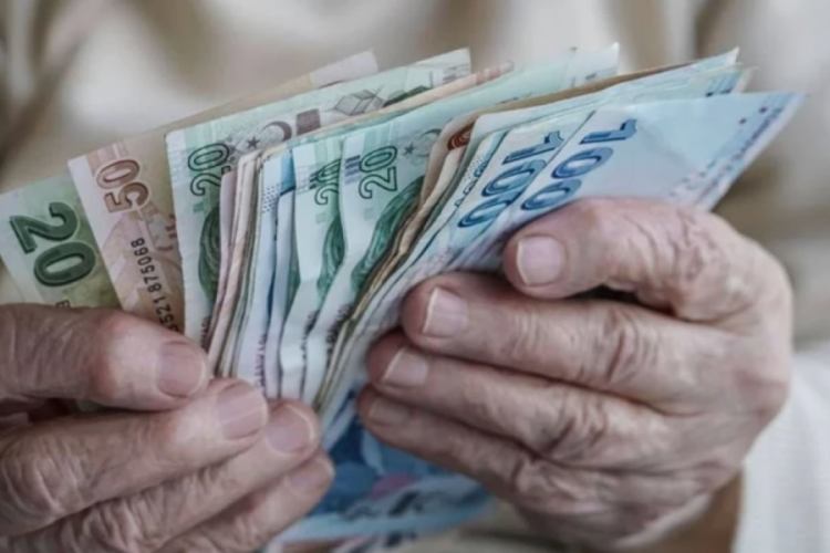 Bu yıllarda emekli olanlar dikkat! Gözler Meclis'te