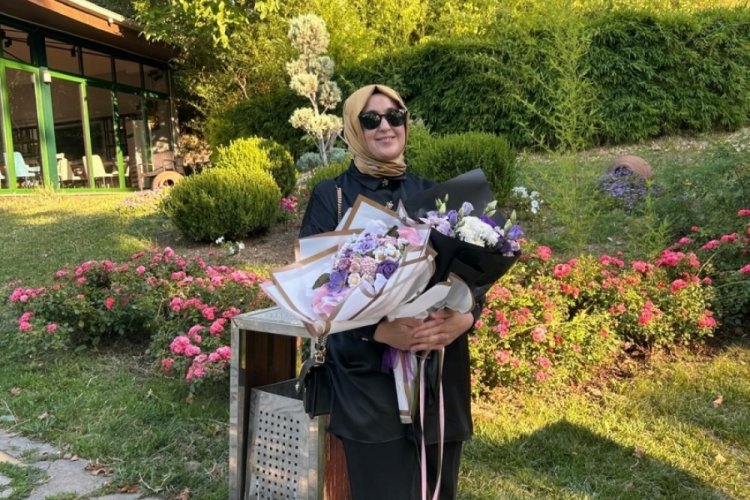 Bursa'da muhteşem başarı! 5 çocuklu anne, üniversitede birinci oldu!