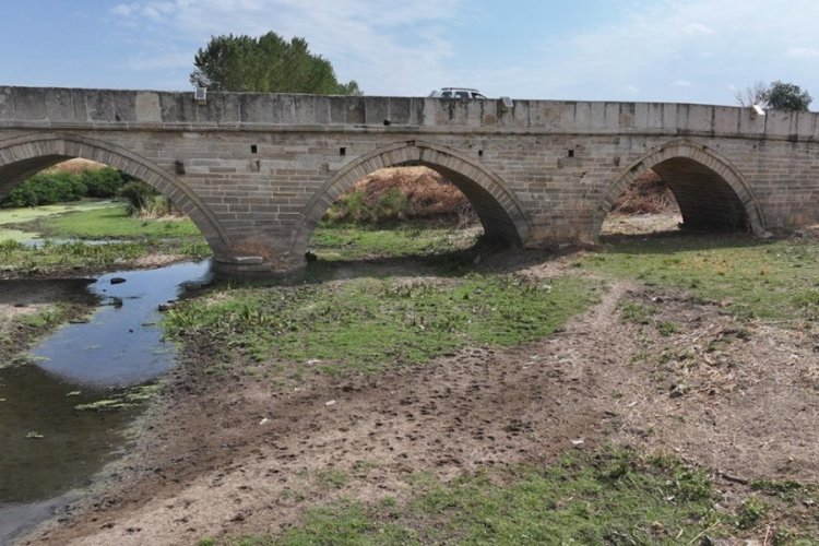 Kuraklık Tunca Nehri'ni de vurdu