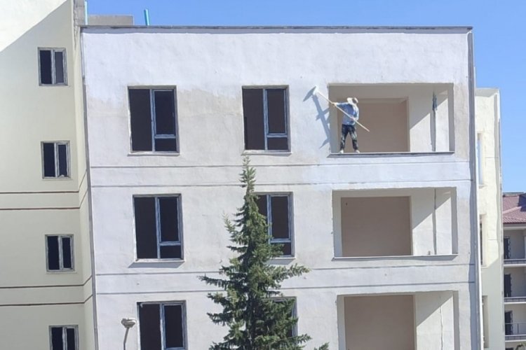 İnşaat işçisi canını hiçe sayarak çalıştı