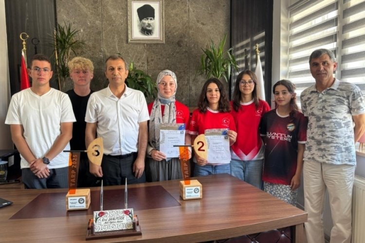 Bursalı öğrencilerden Almanya'da düzenlenen Dünya Şampiyonası'nda büyük başarı!