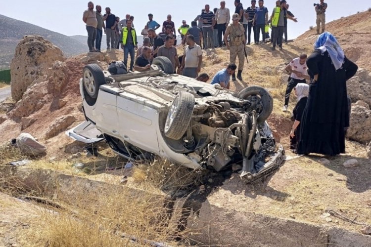 Şarampole devrilen hafif ticari araçtaki 7 kişi yaralandı