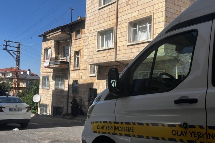 Balkondan düşen çocuk tüm müdahalelere rağmen kurtarılamadı...