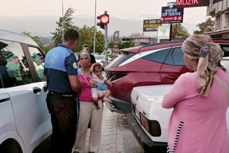 Evlatlarıyla duygu sömürüsü yapan dilenci kadınlar yakalandı