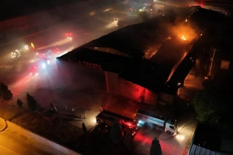 Çorum tekstil fabrikasında çıkan yangın kısa sürede her yeri sardı