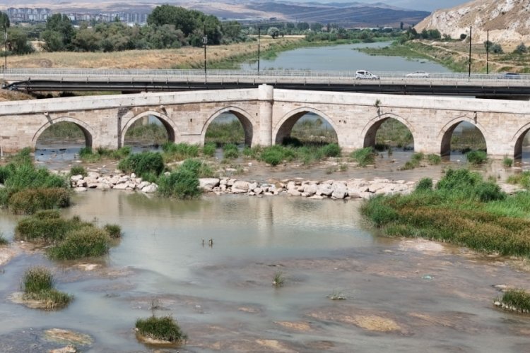 Türkiye'nin en uzun nehrinde kuraklık alarmı 