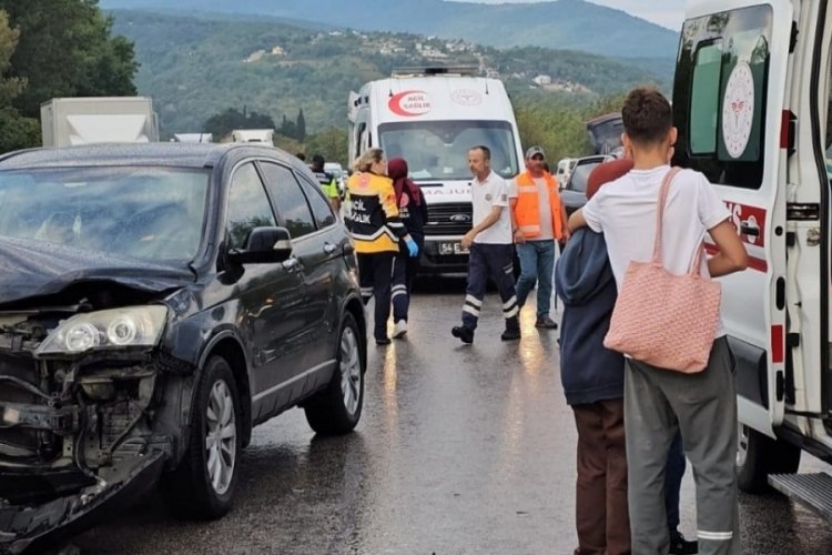 TEM'de zincirleme kaza: 10 yaralı