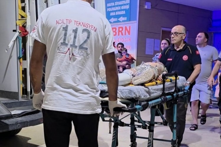 Bursa'da çocuğa otomobil çarptı! Durumu ağır...