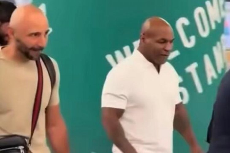 Mike Tyson, İstanbul üzeri Libya'ya gitti