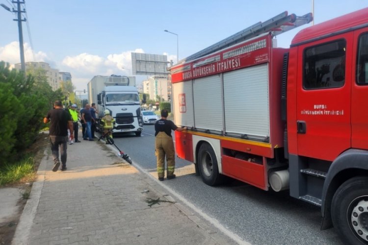 Bursa'da seyir halindeki kamyonda yangın paniği!