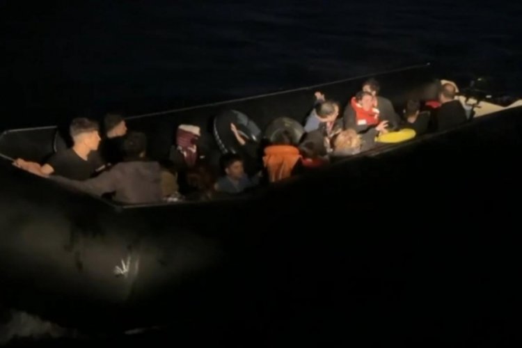 İzmir'de 23 düzensiz göçmen yakalandı 