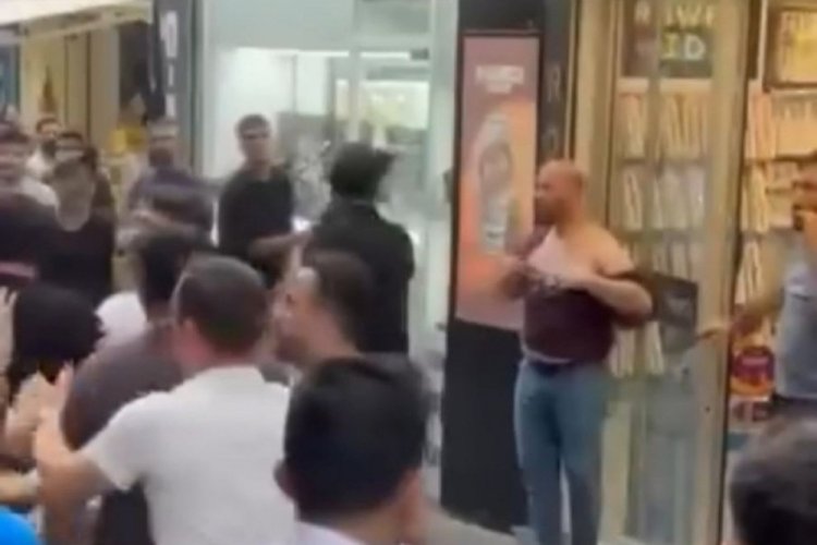 Esnaf birbirine girdi, çekpaslar havada uçuştu