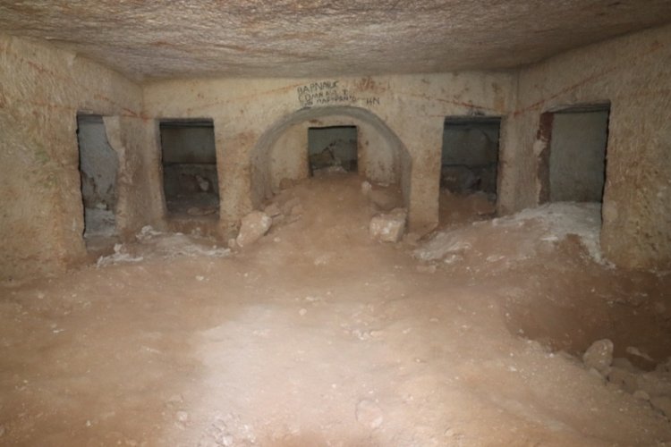 Şanlıurfa'da bulunan kaya mezarı kayıt altına alındı 