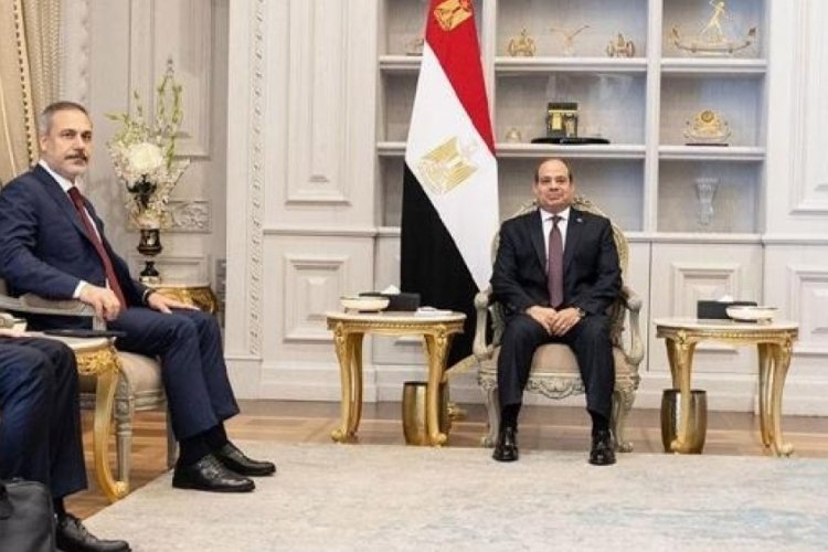 Bakan Fidan, Mısır'da Cumhurbaşkanı Sisi ile görüştü