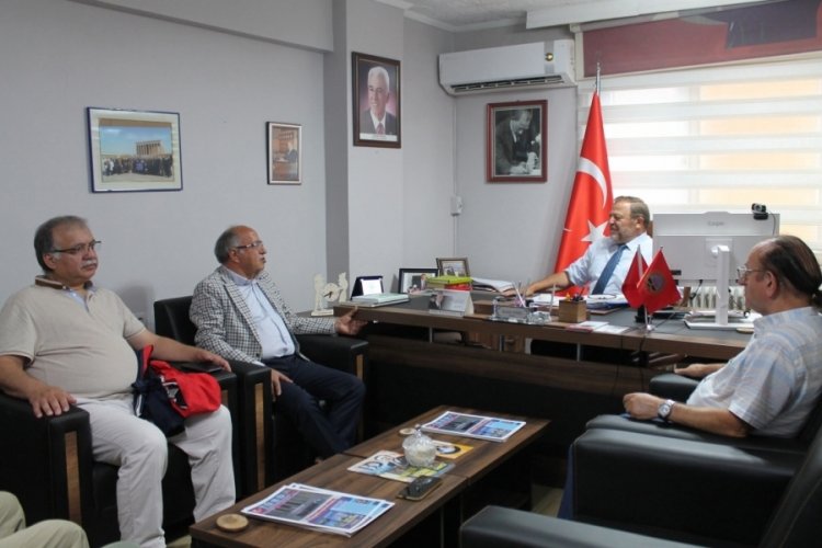 Bursa'da emeklilere destek ziyareti: "Emekli maaşı asgari ücrete eşitlensin"