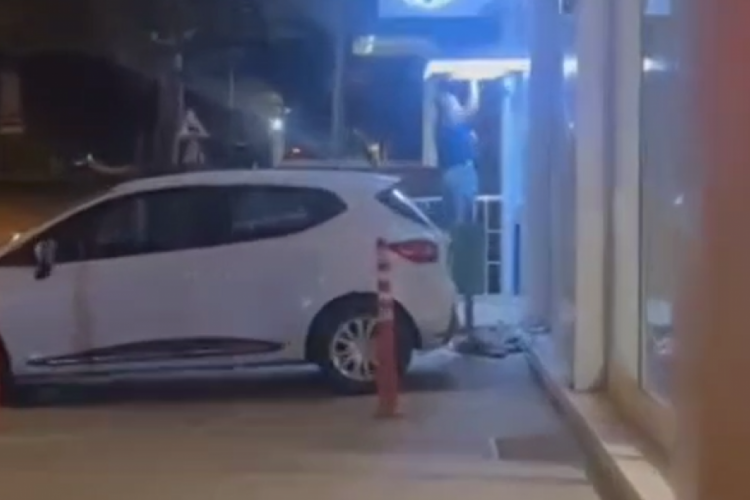 Gece saatlerinde hareketli dakikalar! Önce ATM'ye sonra araca...
