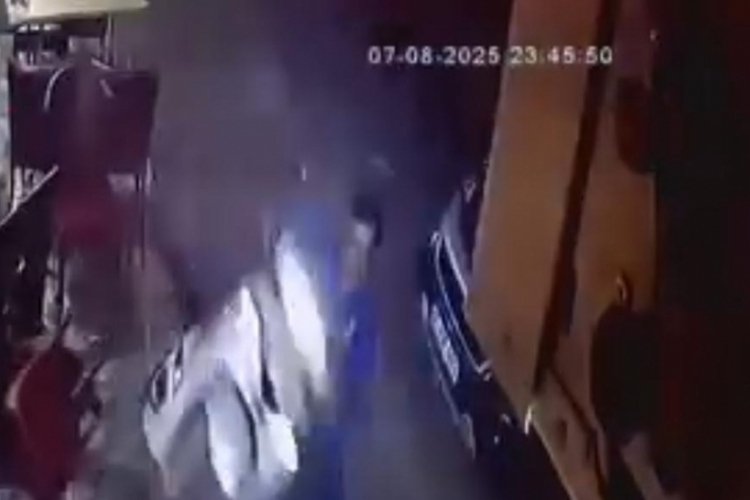 Bursa'da gaz verilen motosiklet kontrolden çıktı! O anlar saniye saniye kamerada