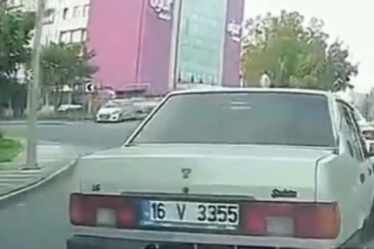 Bursa plakalı maganda terörü! Hızını alamayıp devlete ağır küfürler etti