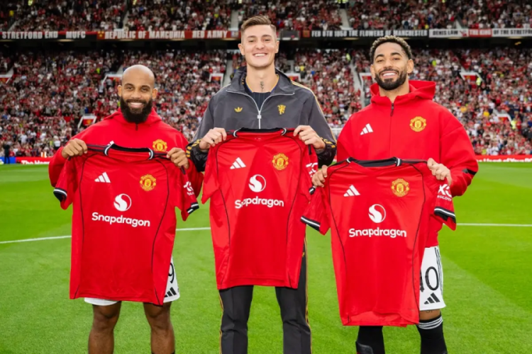 Manchester United'ın 225 milyon euroluk dev hücum hattı
