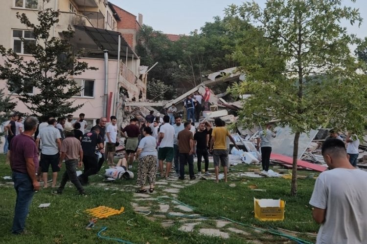 Bakan Yerlikaya Balıkesir depreminin bilançosunu açıkladı! "Evlere girmeyin"