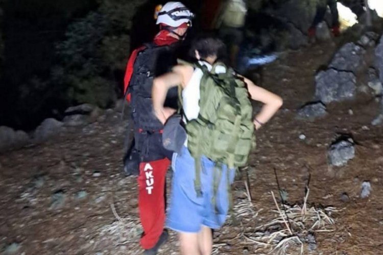 Doğa fotoğrafı çekmek için çıktıkları kalede mahsur kaldılar
