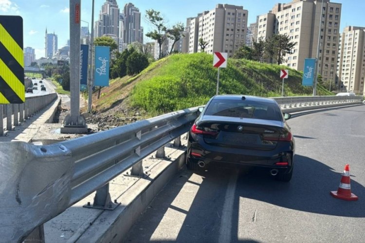 Bariyere çarpan otomobilin sürücüsü yaralandı