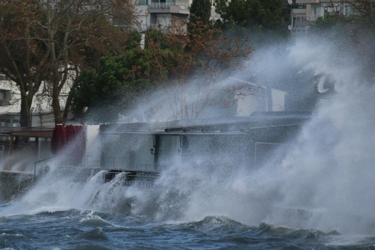 Meteorolojiden 4 il için kuvvetli rüzgar ve fırtına uyarısı