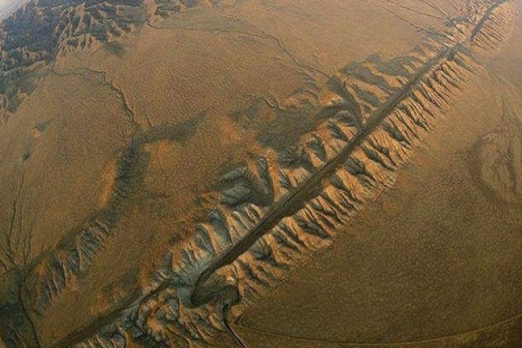 Kuzey Anadolu Fay Hattı'na benzerlik gösteriyor! Dünyanın en büyük ve en tehlikeli fay hattı nereden geçiyor? San Andreas fayı nerede? 