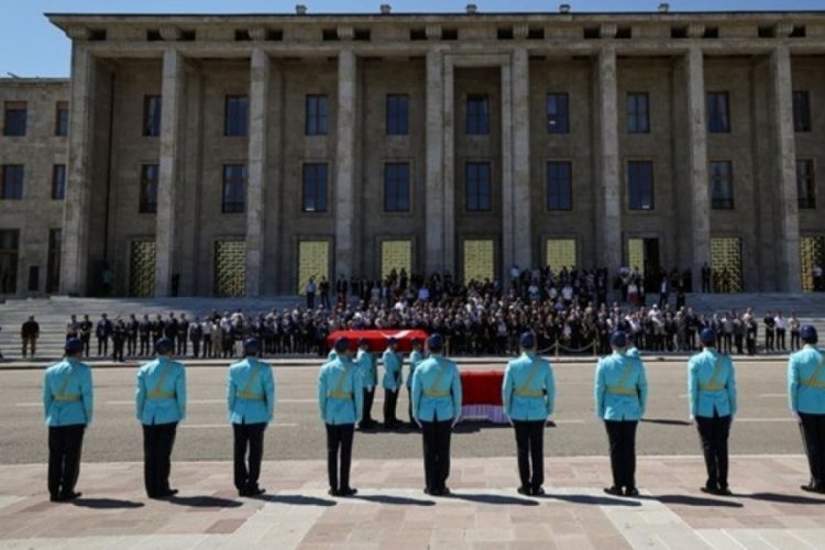 Eski Sağlık Bakanı Halil Şıvgın için TBMM'de tören 