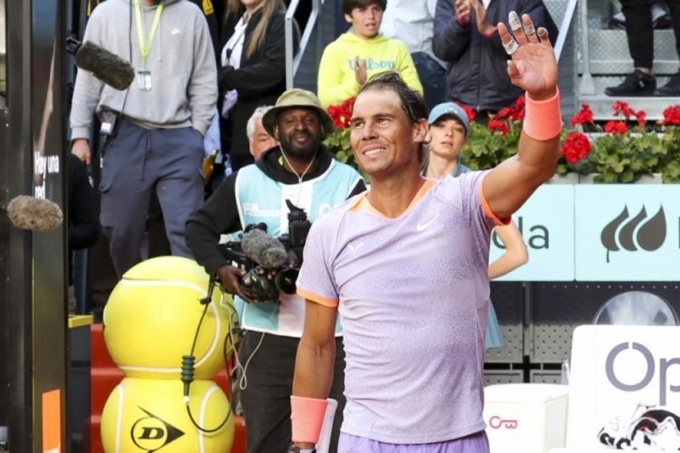 Tenis şampiyonu Rafael Nadal ikinci çocuğunu kucağına aldı