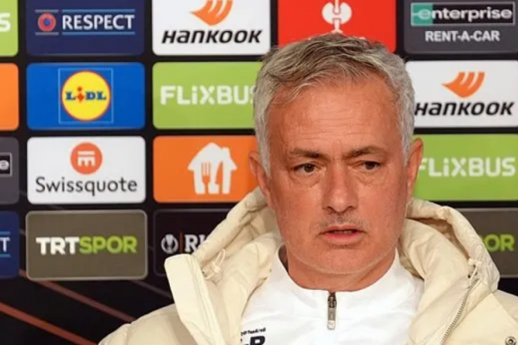Mourinho'dan basın toplantısında Galatasaray göndermesi